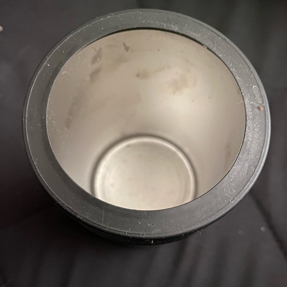 Reposh: Used Yeti can koozy in excellent condition - Picture 2 of 2